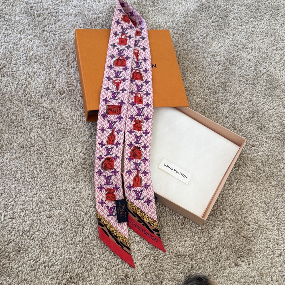 Louis Vuitton BB Bandeau Multicolor Silk Scarf with bag and box - Picture 3 of 9